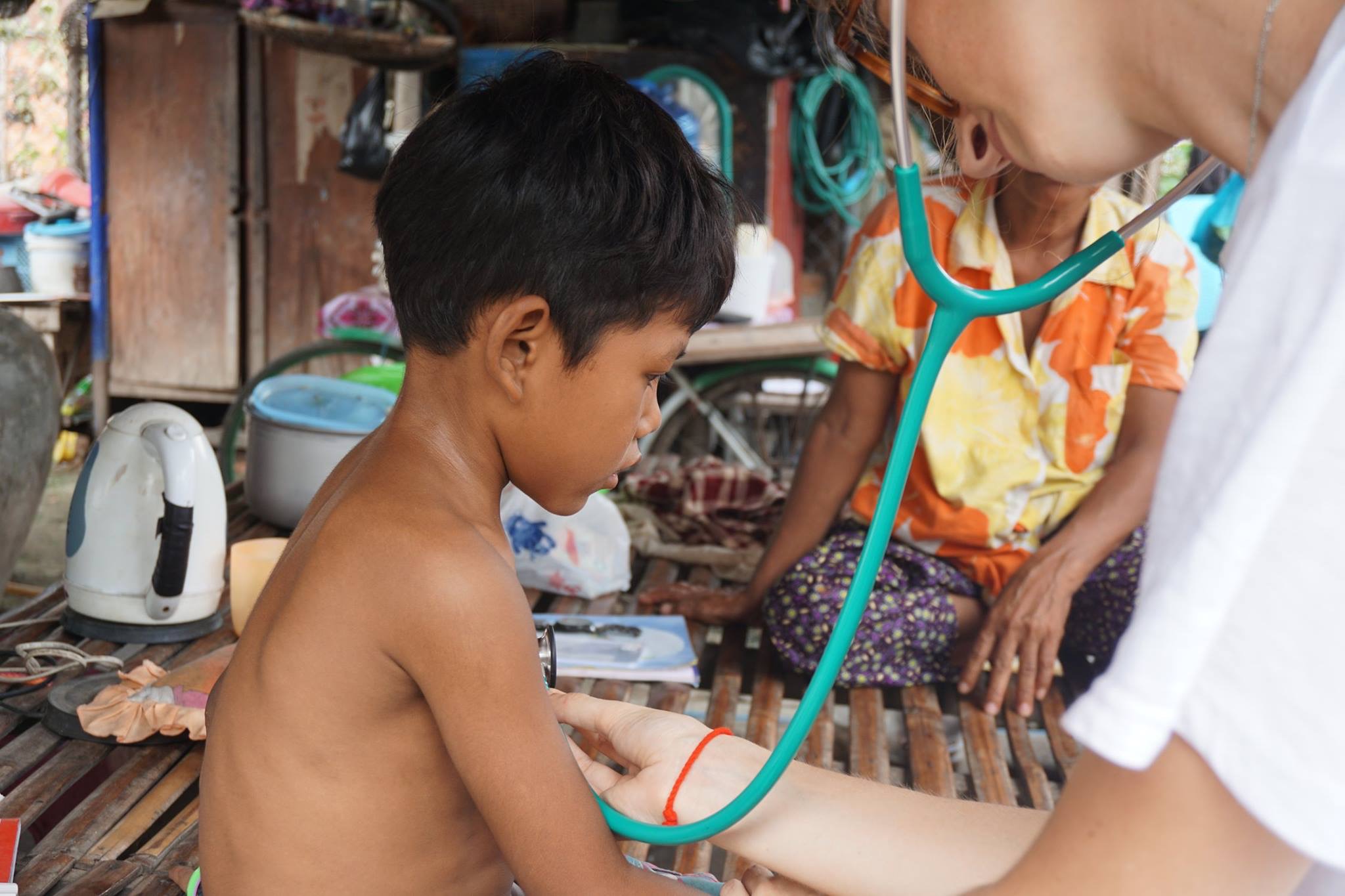 Help Kampuchea : aide médicale